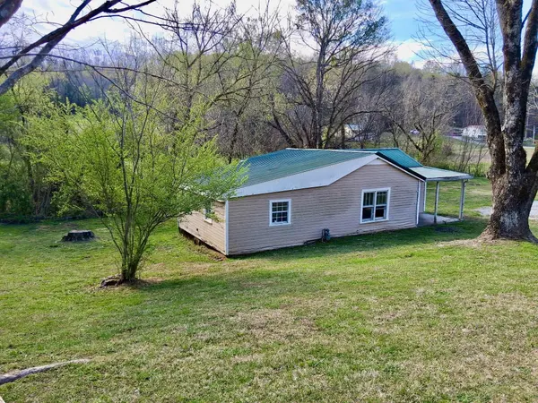 1370 Old Graysville Rd, Dayton, TN 37321