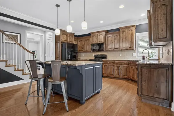 2929 SW Lewis CIR, Lee's Summit, MO 64081