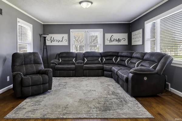 817 E Main ST, Greentown, IN 46936-1310