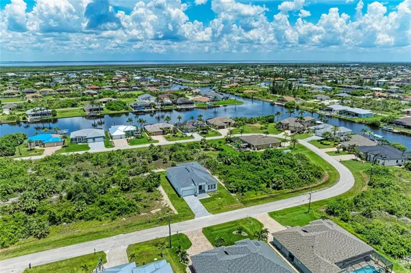 8147 TRACY CIR, Port Charlotte, FL 33981