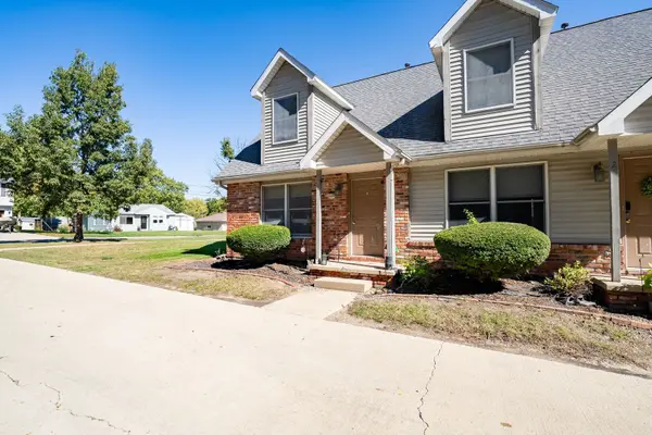 99 E Lincoln ST, Normal, IL 61761