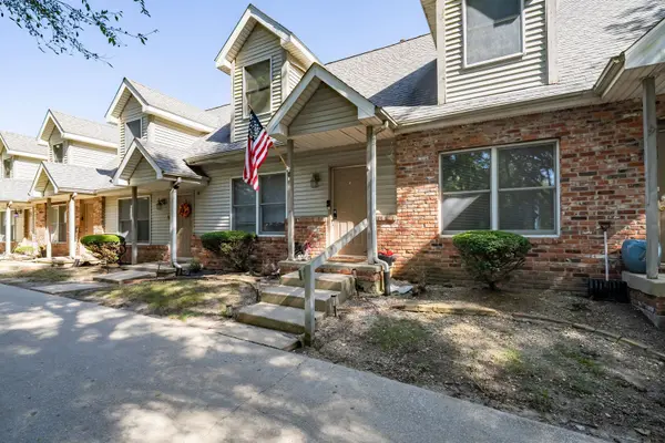99 E Lincoln ST, Normal, IL 61761