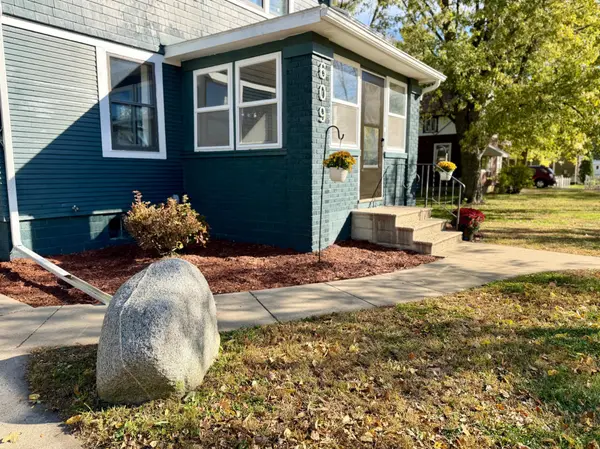 609 6th AVE, Mountain Lake, MN 56159