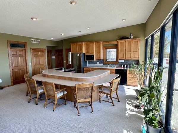 1418 State Hwy 71, Bern, KS 66408