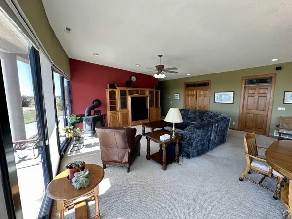 1418 State Hwy 71, Bern, KS 66408