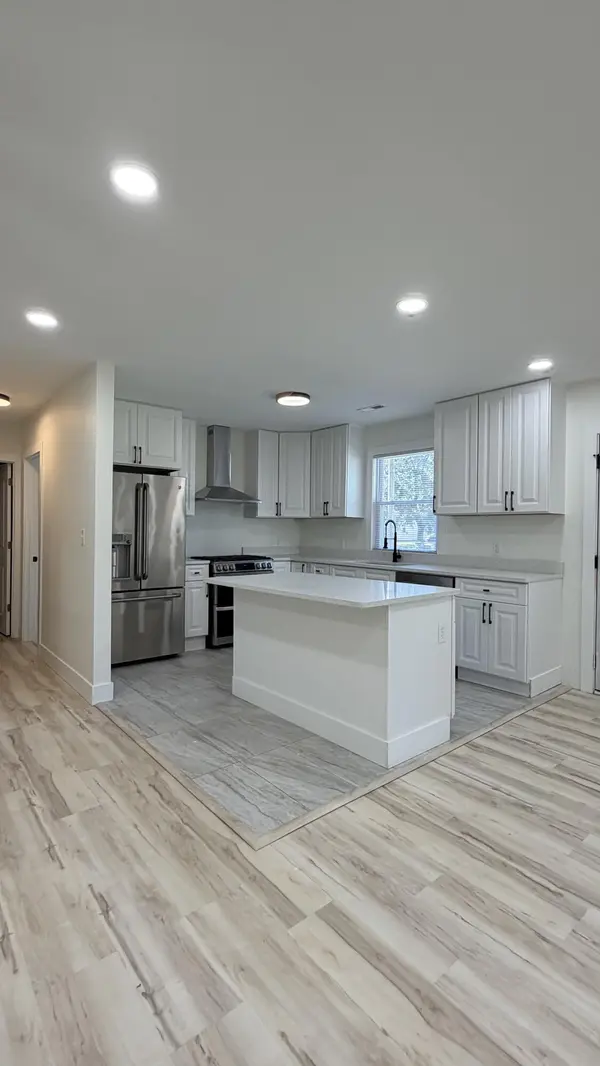 911 E 28th Avenue, Lake Station, IN 46405