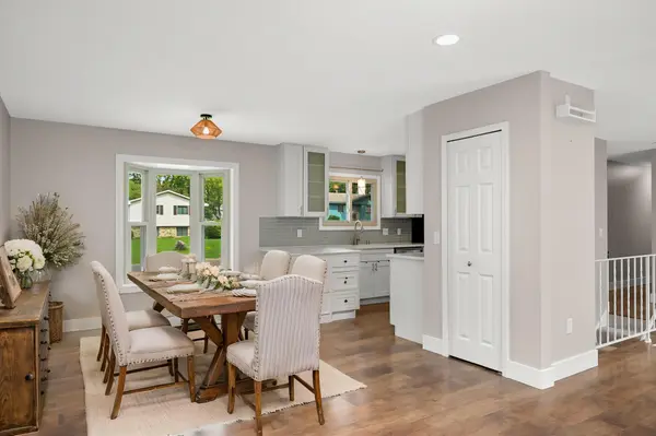 13712 E Wellington CRES, Burnsville, MN 55337