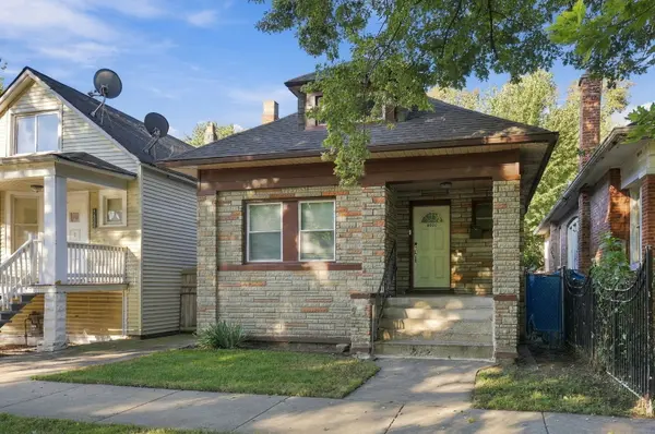 8020 S Muskegon AVE, Chicago, IL 60617