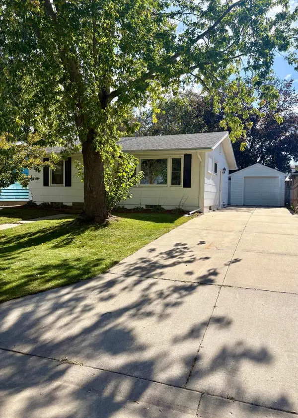 302 2nd ST SE, Stewartville, MN 55976