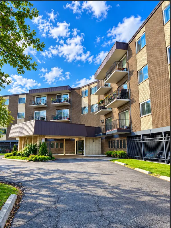 9820 S PULASKI RD #210, Oak Lawn, IL 60453