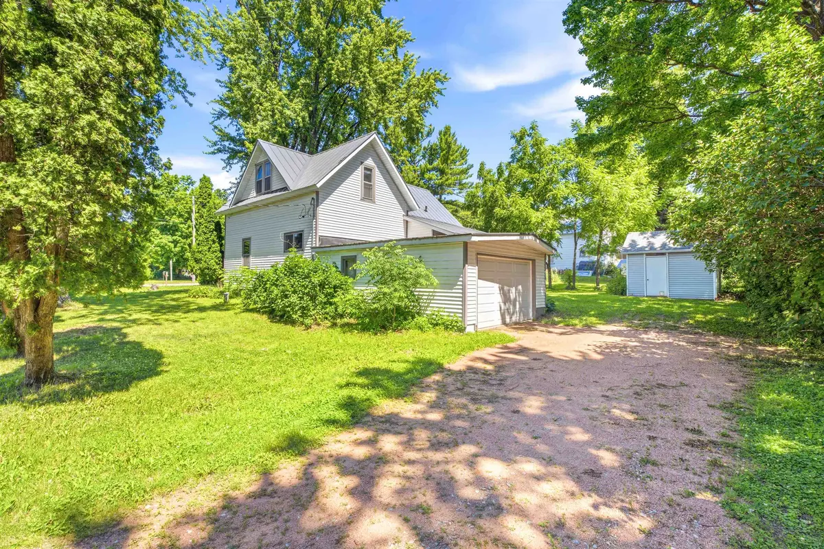 N4404 STATE ROAD 49, Poy Sippi, WI 54967