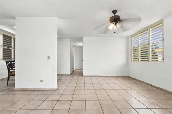 W-1 Ruiz Soler Ave. JARDINES DE CAPARRA DEV., Bayamon, PR 00956