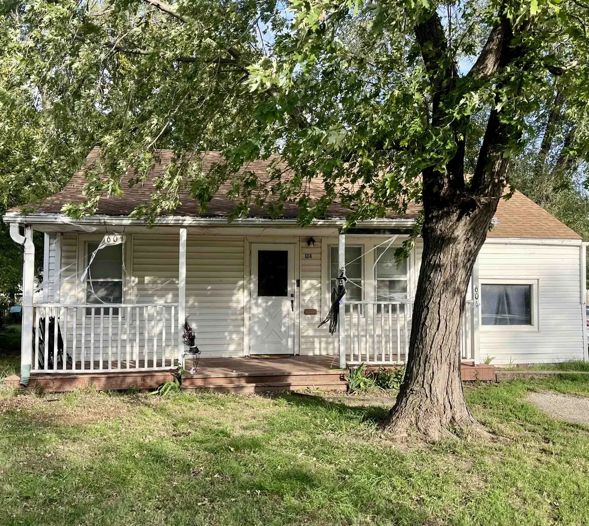 604 N Saint Paul Ave, Wichita, KS 67203