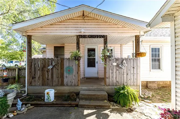 402 E 4th ST, Baxter Springs, KS 66713