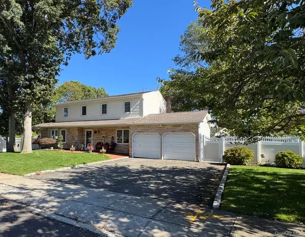 45 Birch ST, Lake Grove, NY 11755