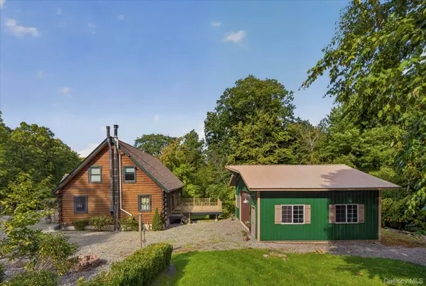 947 E Mountain RD, Cold Spring, NY 10516