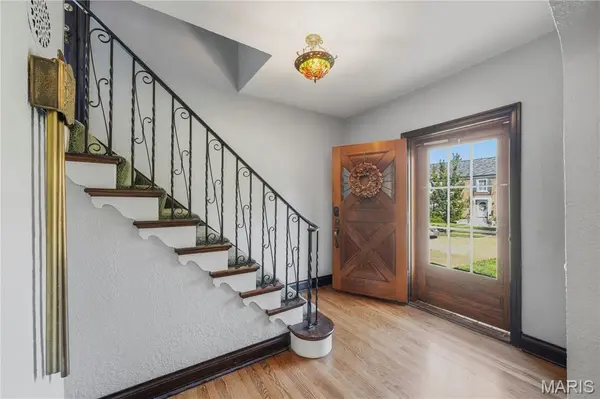 7332 Huntington DR, Pasadena Hills, MO 63121