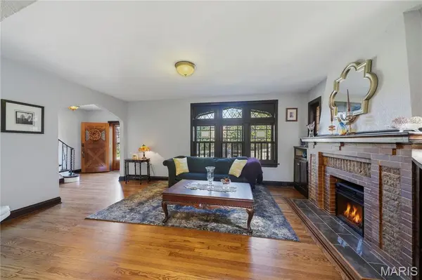 7332 Huntington DR, Pasadena Hills, MO 63121