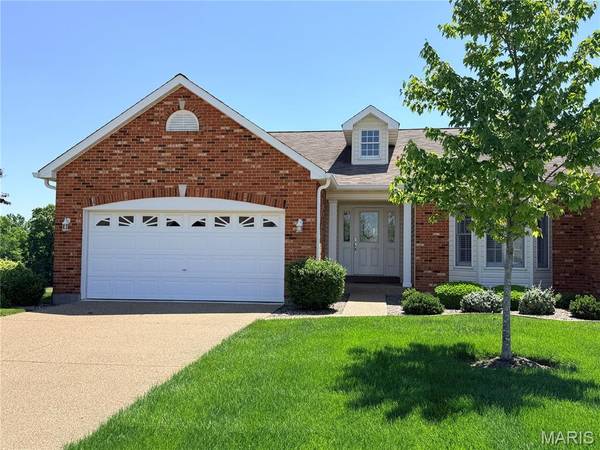 4 Putting Green DR, Dardenne Prairie, MO 63368
