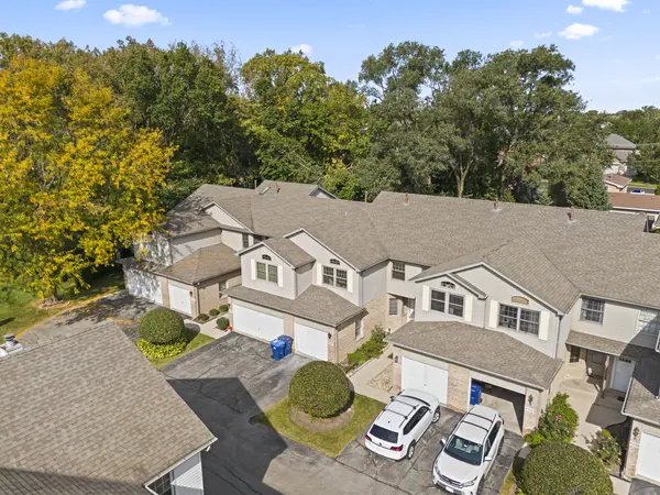 9332 S 79th AVE, Hickory Hills, IL 60457