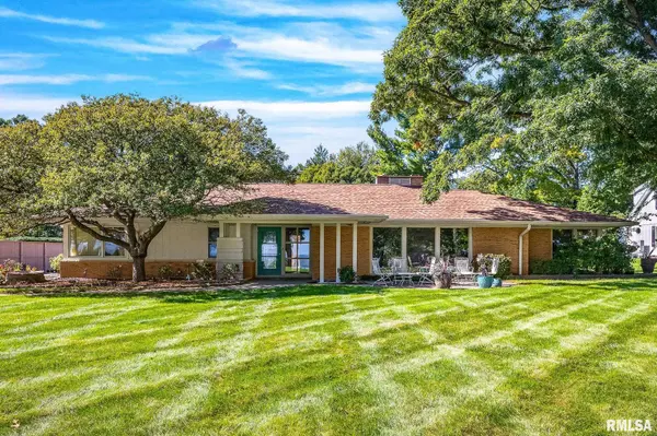 250 W DETWEILLER DR, Peoria, IL 61615