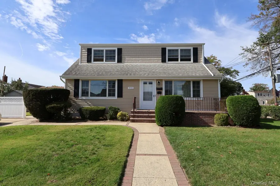 492 4th ST, Franklin Square, NY 11010