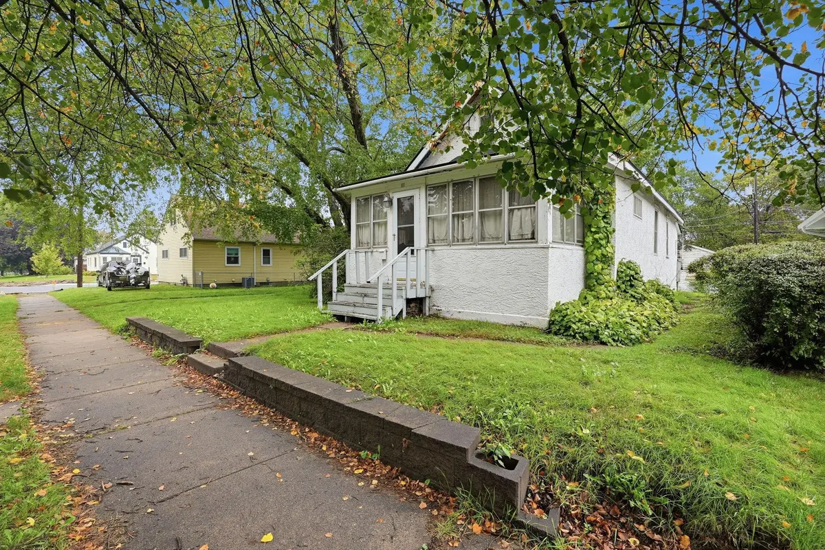 111 14th AVE S, South Saint Paul, MN 55075