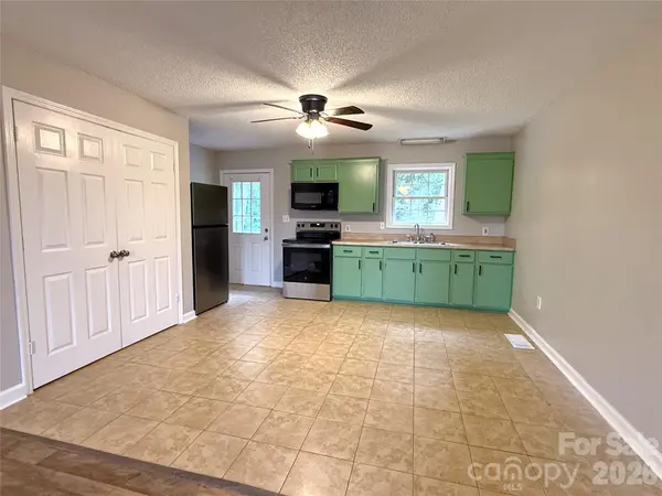 409 Skyline DR, Salisbury, NC 28146