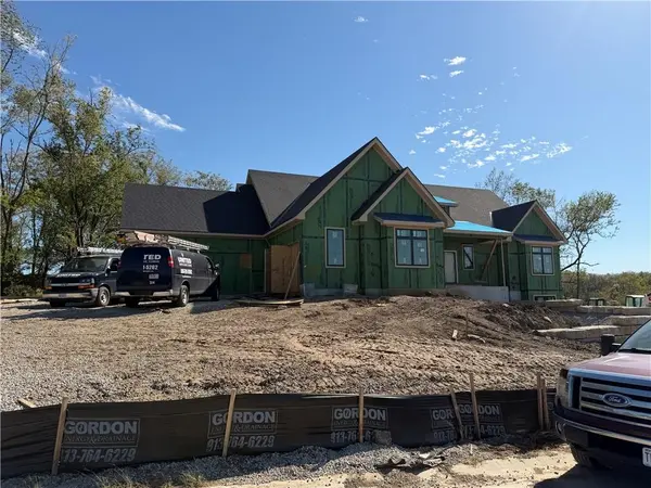 18501 Floyd ST, Overland Park, KS 66085