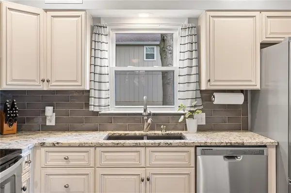 12705 W 99th TER, Lenexa, KS 66215