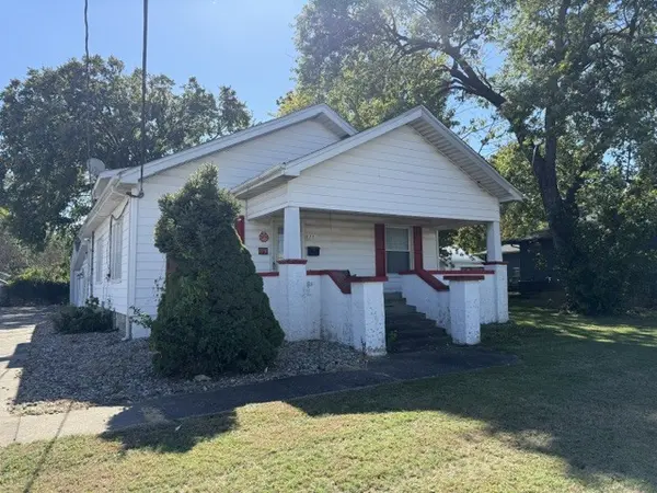1823 W Main ST, Marion, IL 62959