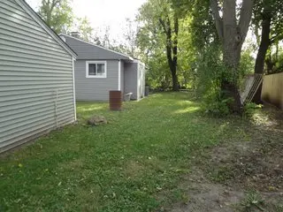 118 Hickory DR, Carpentersville, IL 60110