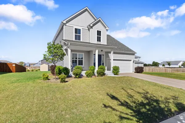 451 Mary Ann CIR, Sycamore, IL 60178