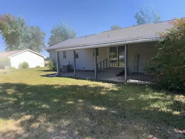 7207 Koester RD, Marion, IL 62959