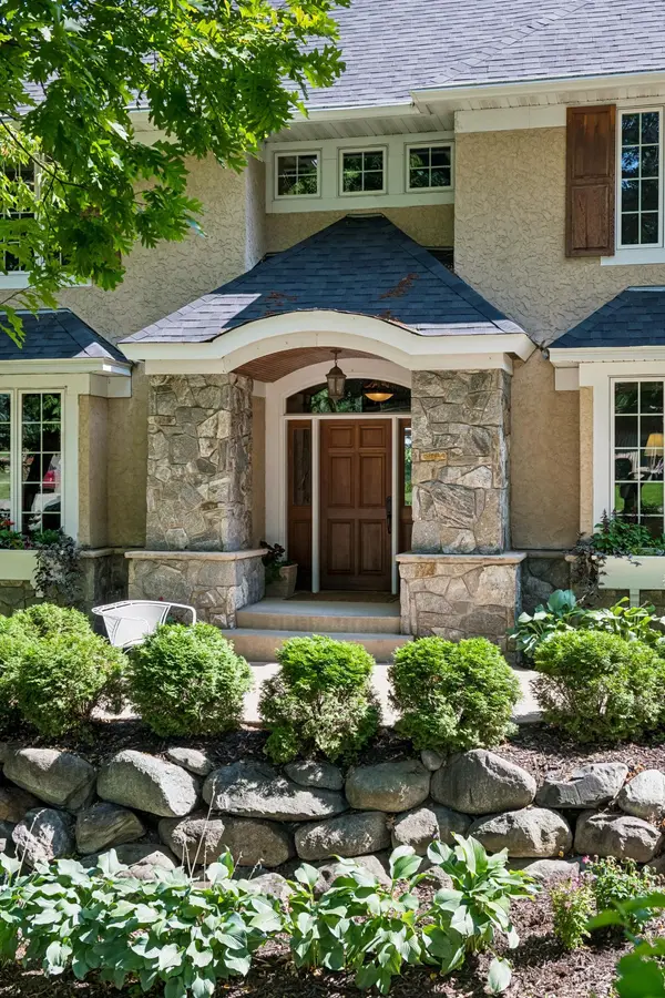 14030 Stonegate LN, Minnetonka, MN 55345