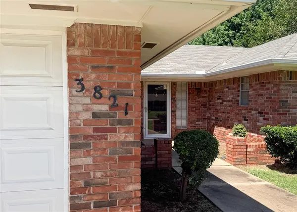 3821 Meadow LN, Edmond, OK 73013