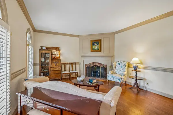 1107 Graymere Manor Rd, Columbia, TN 38401