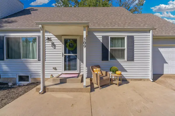 509 S Lakeview Dr, Derby, KS 67037
