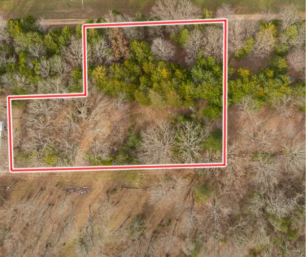 000 Boulder DR, Lampe, MO 65681