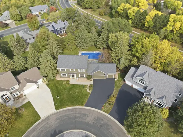 1533 Wexford CT, Eagan, MN 55122