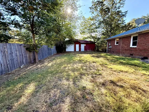 518 Stone Blvd, Tullahoma, TN 37388
