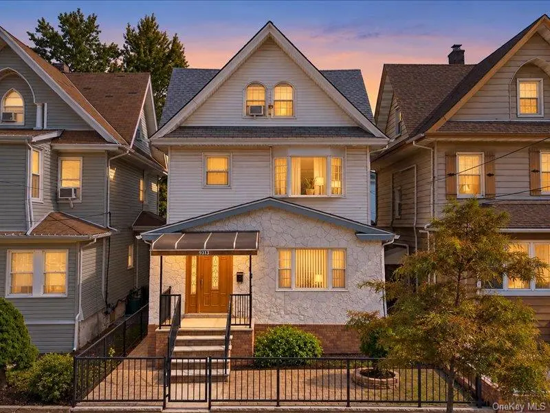 93-13 107th ST, Richmond Hill, NY 11418