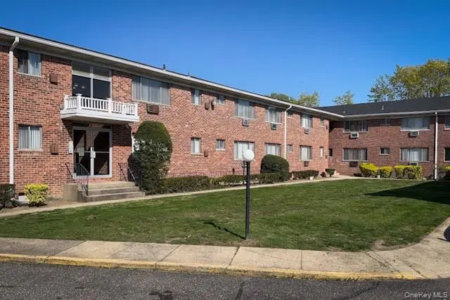91 South Clinton AVE #10C, Bay Shore, NY 11706
