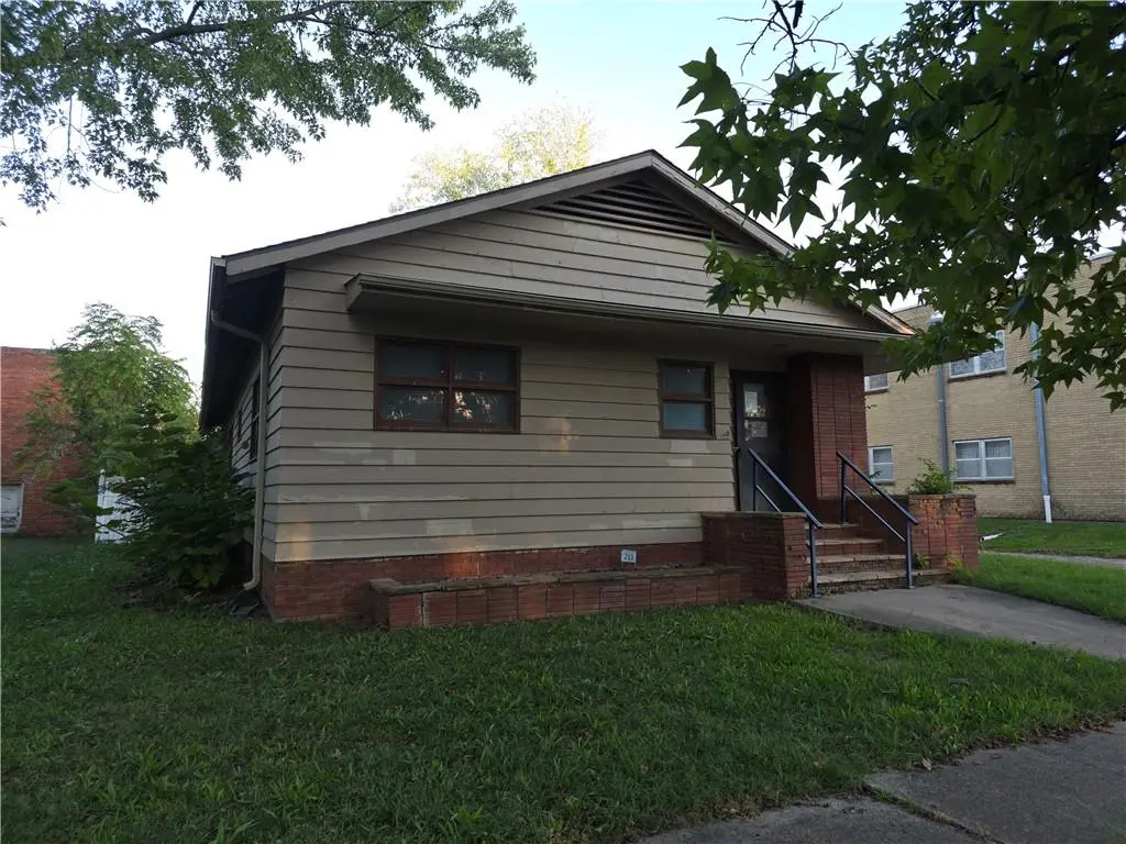 203 N Walnut N/A, Iola, KS 66749