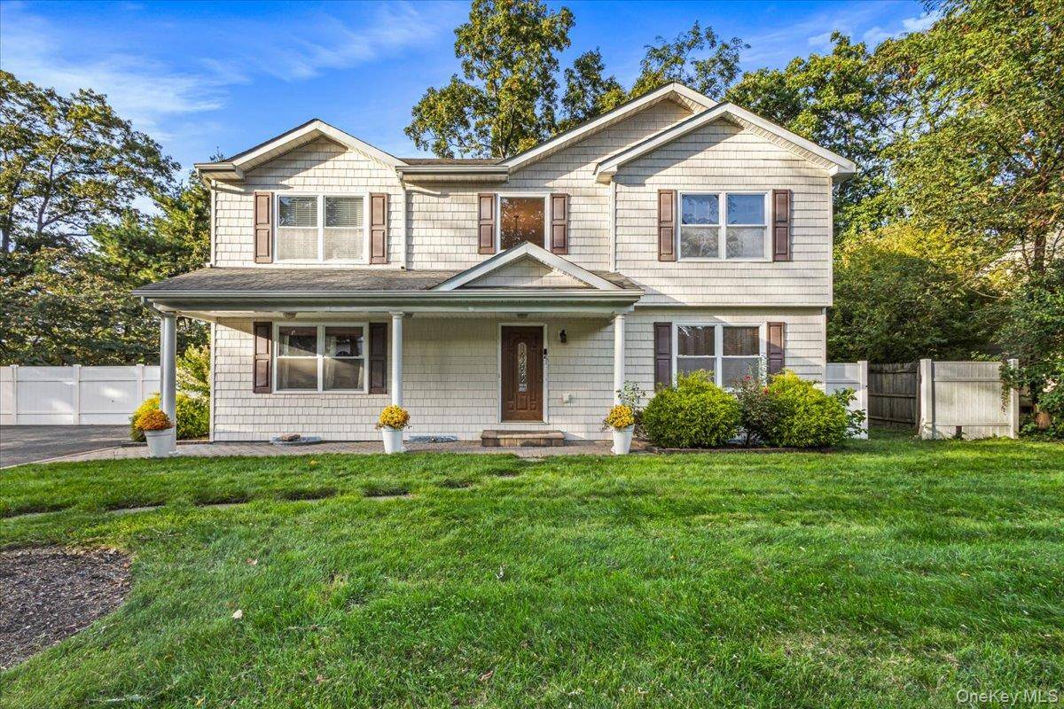 61 Delamere ST, Huntington, NY 11743