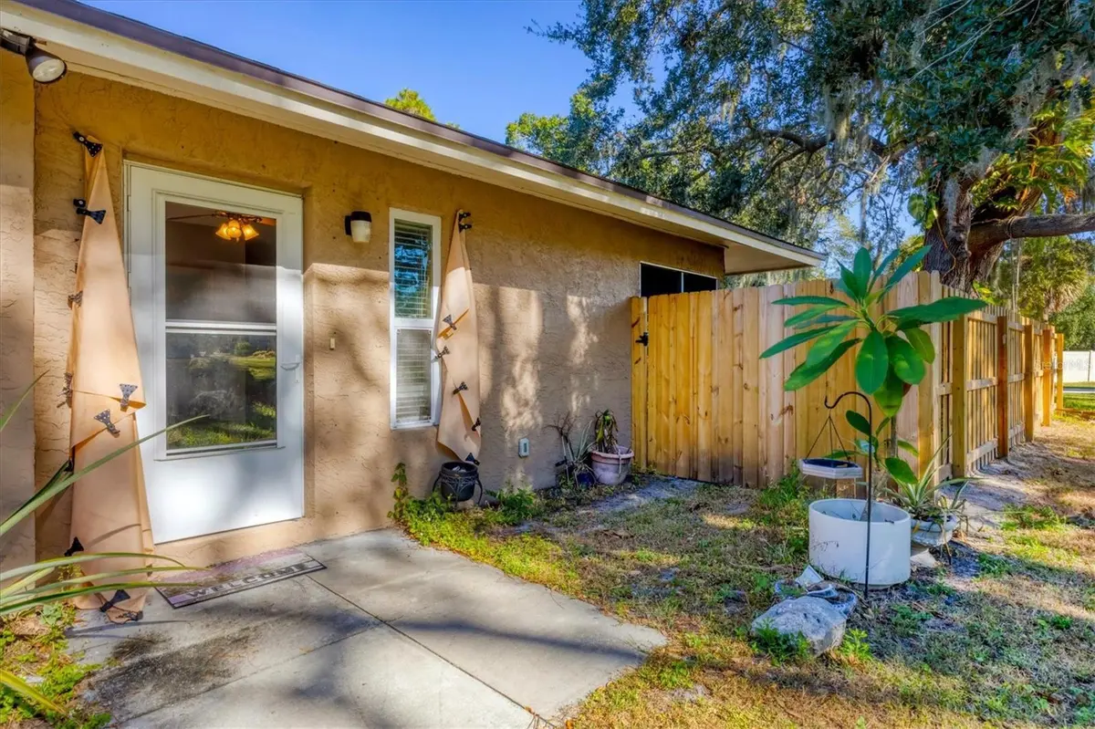 2703 FOREST KNOLL DR #B, Sarasota, FL 34232