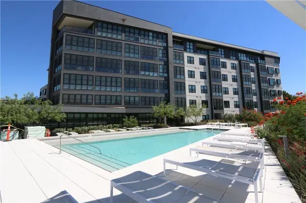 800 Embassy DR #405, Austin, TX 78702