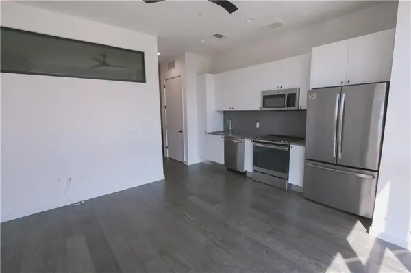 800 Embassy DR #405, Austin, TX 78702