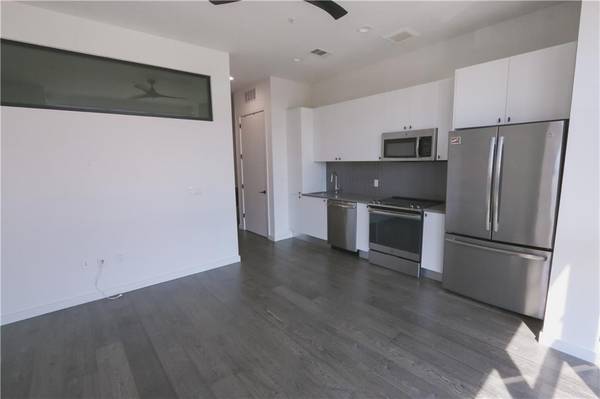 800 Embassy DR #405, Austin, TX 78702