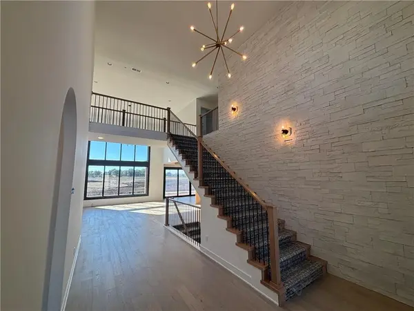 9719 W 176th TER, Overland Park, KS 66221